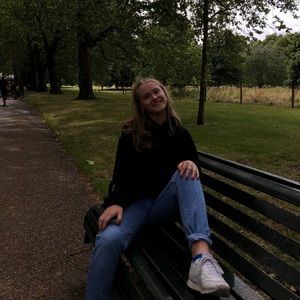 Meet your Posher, Olivia